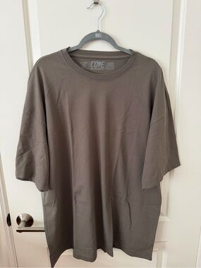Cove Crew Neck T‑Shirt in Olive Brown